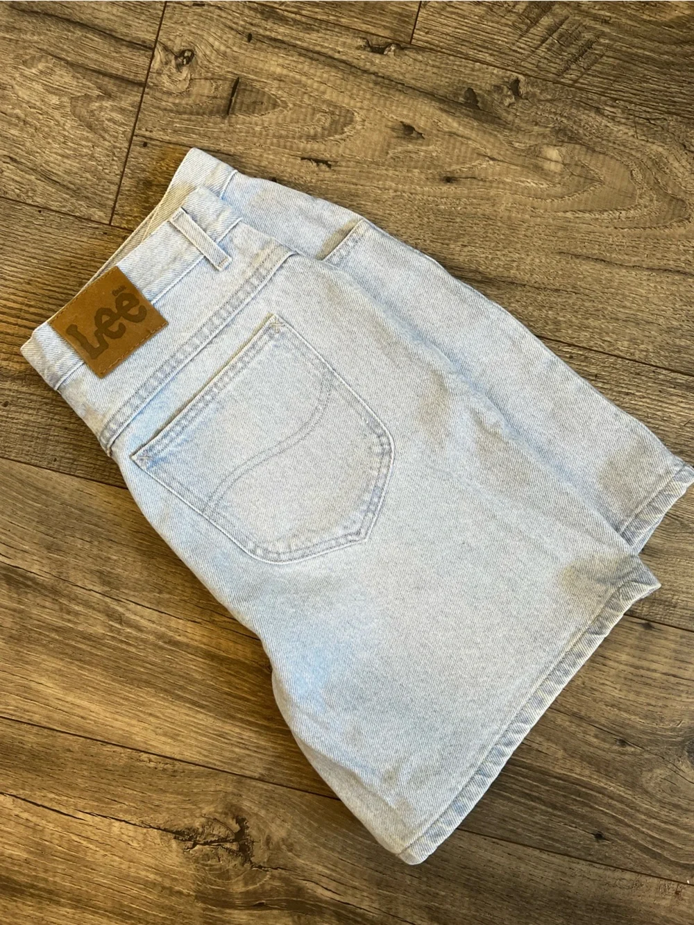 Vintage Lee Light Wash High Waisted Long Denim Dad Shorts- Size 14